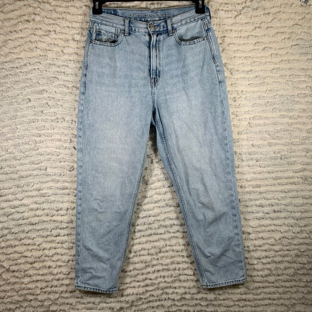 AMERICAN EAGLE JEANS WOMENS 6 SHORT BLUE MOM DISTRESSED TAPERED STRAIGHT‎ CASUAL